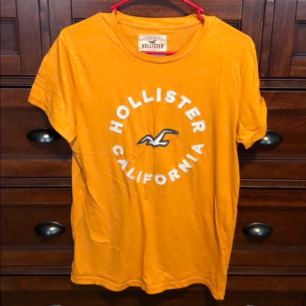 Hollister Tee